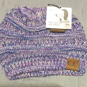 Mess bun c.c beanie (women’s)